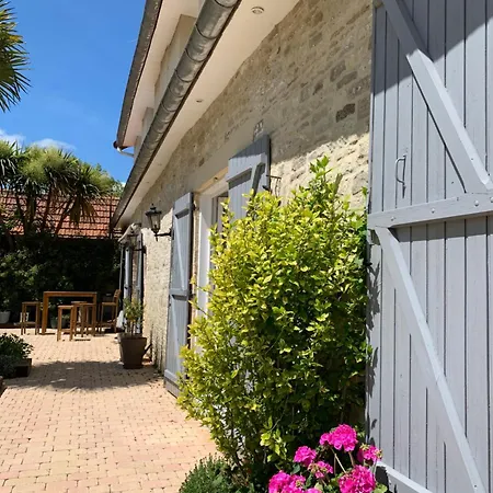 Dom wakacyjny Longere Bord De Avec Grand Jardin Fleuri