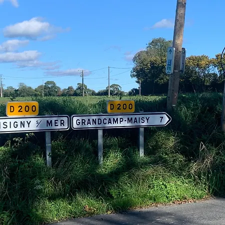 Longere Bord De Avec Grand Jardin Fleuri * Géfosse-Fontenay