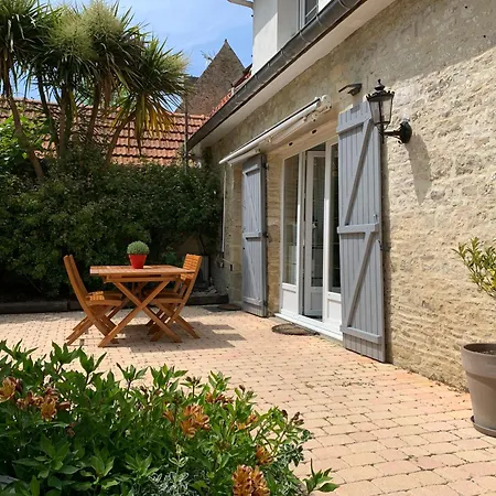 Dom wakacyjny Longere Bord De Avec Grand Jardin Fleuri *