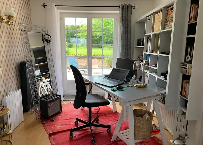 Hébergement de vacances Longère Bord De Avec Grand Jardin Fleuri