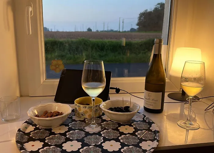 Longère Bord De Avec Grand Jardin Fleuri Hébergement de vacances Géfosse-Fontenay