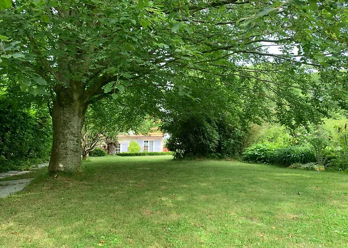 Hébergement de vacances Longère Bord De Avec Grand Jardin Fleuri